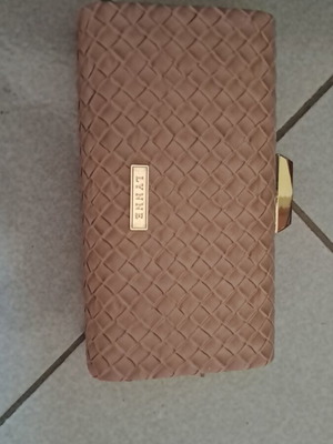 Clutch Lynne beige-nude color like new, missing chain