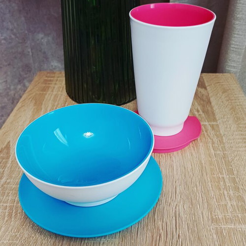 Tupperware set of 2, bowl 275ml and cup with lid, new