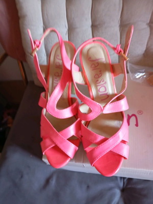 Leather sandals size 38 new, pink with 12.5 cm heel