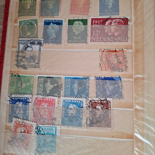 Stamp collection used, over 150 sealed stamps