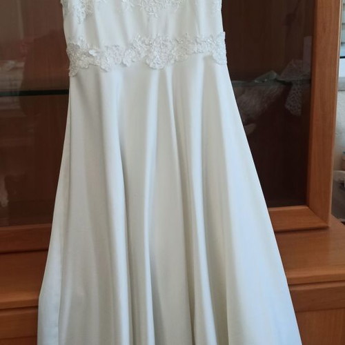 Flower girl dress used with embroidery and tulle