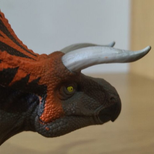Jurassic World Zuniceratops figure like new
