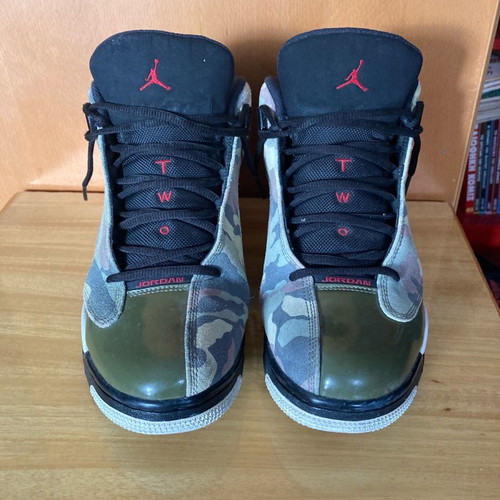 Jordan Dub Zero Olive Camo athletic shoes used, size 44