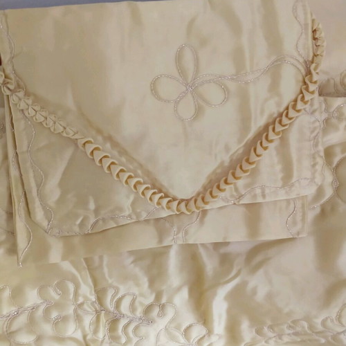 Satin quilt set new with pillowcases and baby blanket