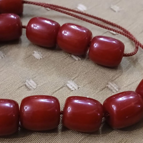 Mastic komboloi worry beads, bakelite, 18 beads
