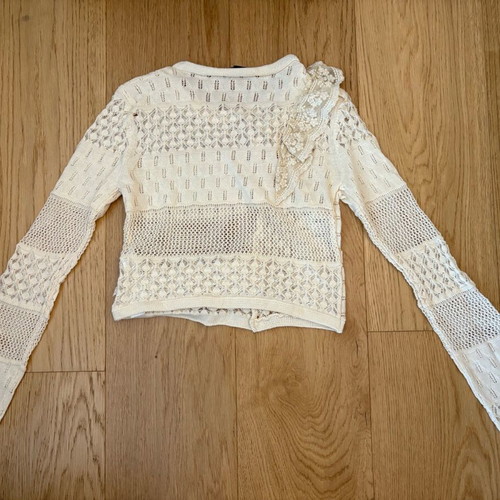 Zara knitted sweater size small like new, beige