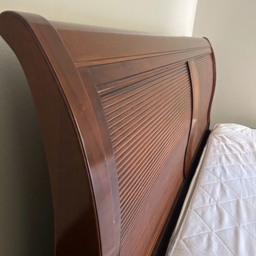 Kourtis Bedroom Furniture Set like new, solid wood vintage style