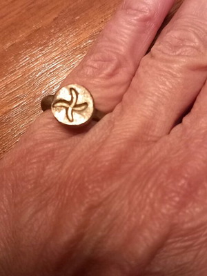 Sevalier ring like new, small size