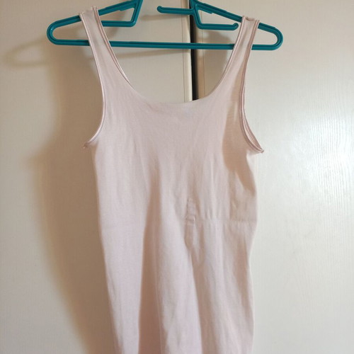 White sleeveless tank top, size S