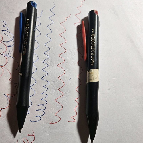 Pilot Explorer Retro Fine pens like new, set of 2