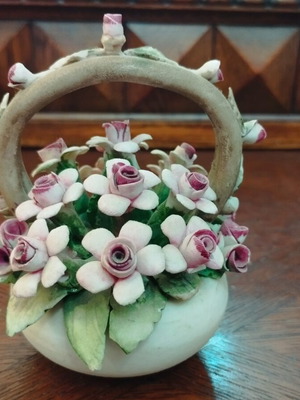 Vintage decorative basket with porcelain flowers Capodimonte style, like new