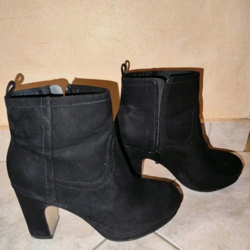 H&M suede ankle boots like new, size 38, black