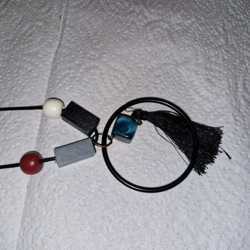 Pendant necklace new, black with cord