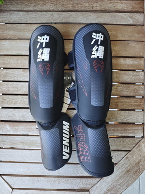 Venum Okinawa 3.0 Shin Guards Kids size S/M new