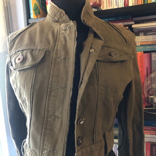 Military Cropped Jacket Thesis like new in khaki color