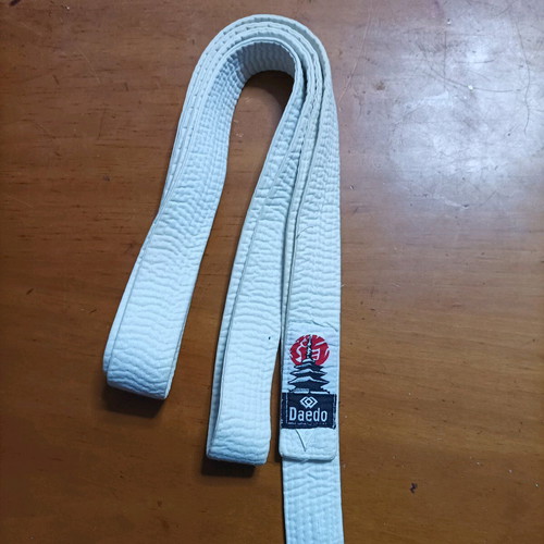Φόρμα judo-aikido μεταχειρισμένη μέγεθος XL με γκι, παντελόνι και ζώνη