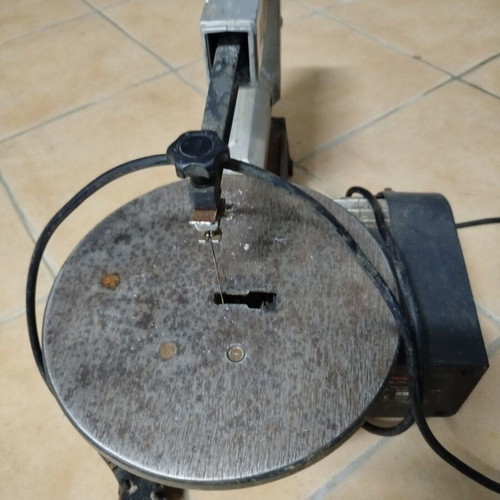 Dremel scroll saw with 10 new original blades