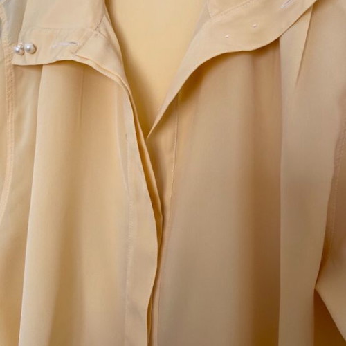 Tulip women's shirt soft yellow like new