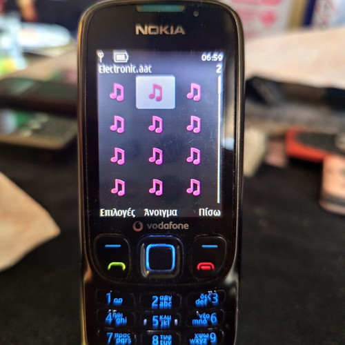 Nokia 6303 Classic phone used, black, with charger