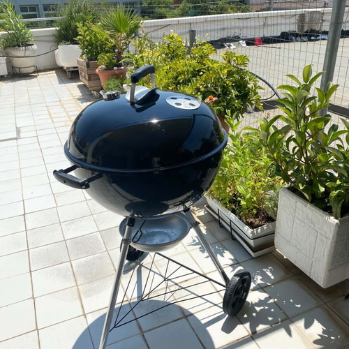 Barbecue grill like new