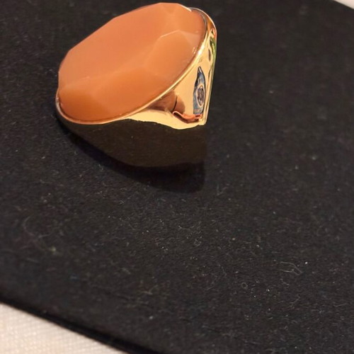 Zara ring with dusty pink stone like new, gold color medium size
