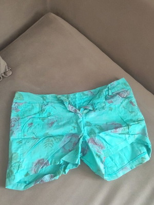 Women's shorts used, size XL, multicolor