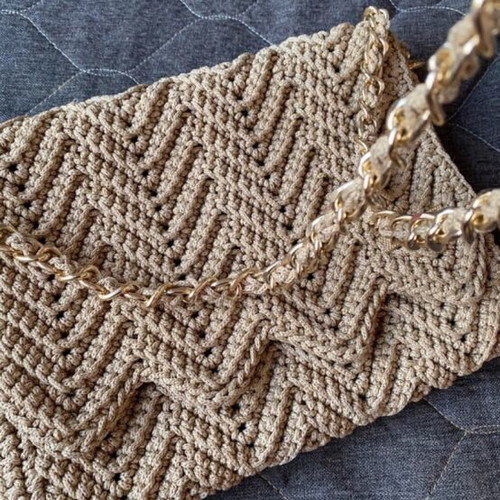 Handmade knitted shoulder bag beige with gold thread like new