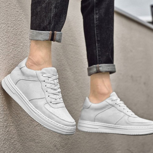 Sneakers elevator with hidden wedge platform size 39 like new, white