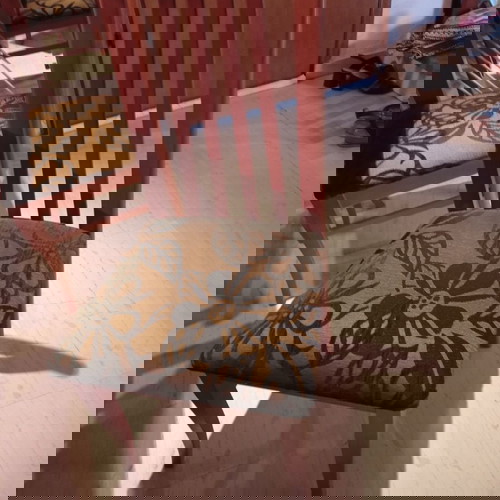 Τραπεζαρία με έξι καρέκλες μεταχειρισμένη