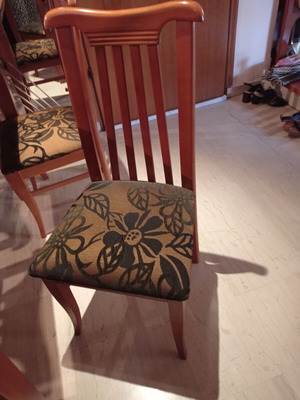 Τραπεζαρία με έξι καρέκλες μεταχειρισμένη