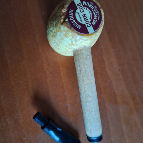 Missouri corn cob tobacco pipe new without filter