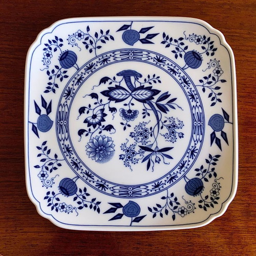 Hutschenreuther Zwiebelmuster Blue Onion porcelain platter new