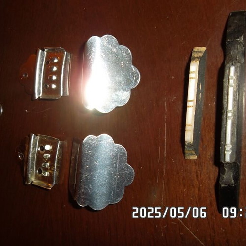 Baglama string holders, caps and saddles used, pack