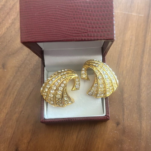 Vintage clip-on earrings gold with zirconia like new