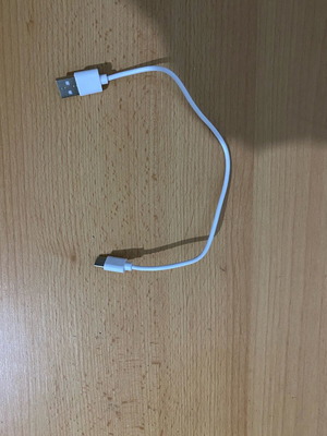Usb-C cable like new, small size