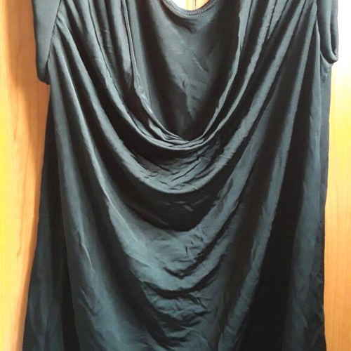 Catwalk women's black blouse medium new, timeless piece