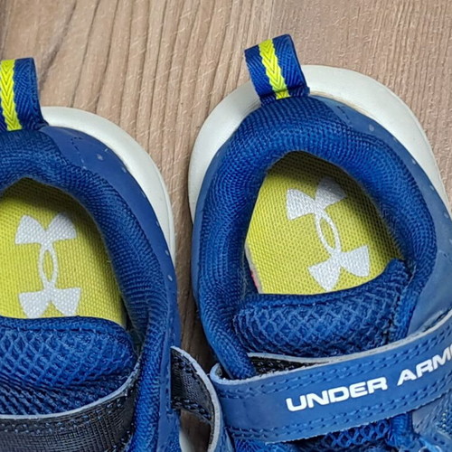 Under Armour Bps Assert 10 Kids Athletic Shoes Used Blue Size 29