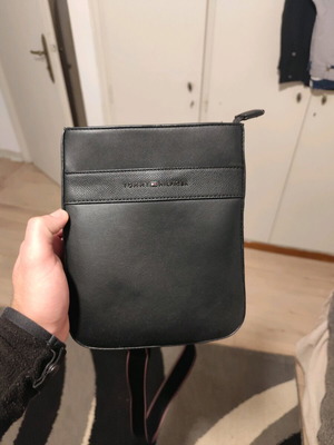 Tommy Hilfiger bag new, black