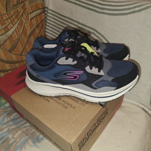Skechers GO RUN Consistent 2.0 athletic shoes new, black and blue