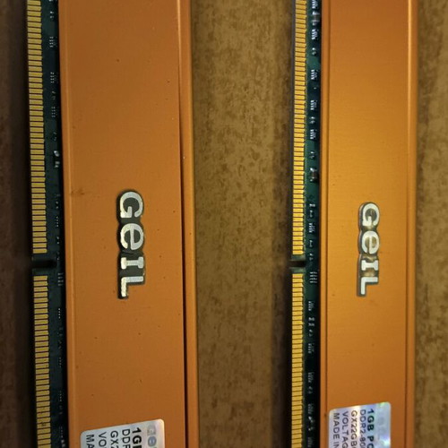 DDR2 PC RAM 2x1GB like new, 2GB total for desktop