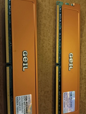 DDR2 PC RAM 2x1GB like new, 2GB total for desktop