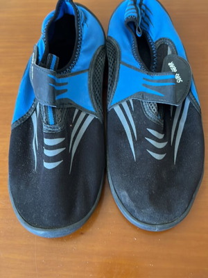 Beach shoes size 40 used, excellent condition