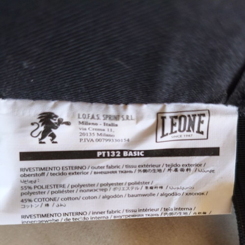 Leone PT132 Basic Adult Shin Guards like new, cotton, velcro