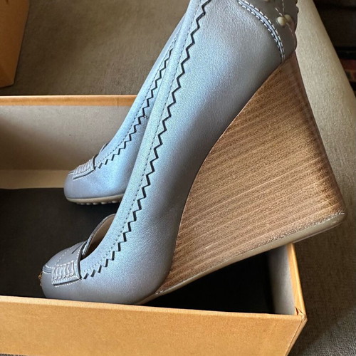 Tod’s platforms used, grey-silver, size 38.5