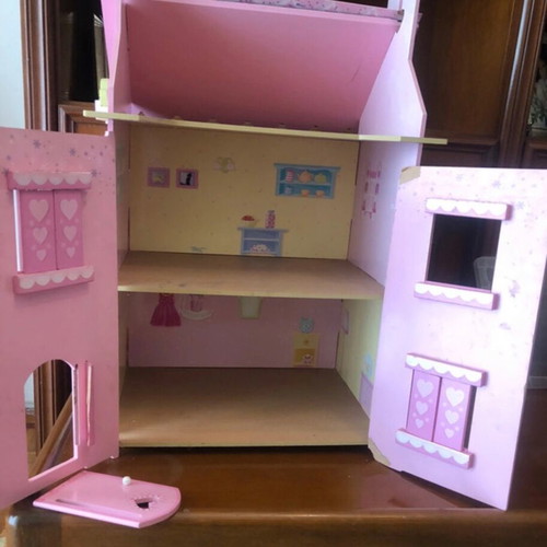 Le Toy Van Dollhouse used with furniture and wooden dolls