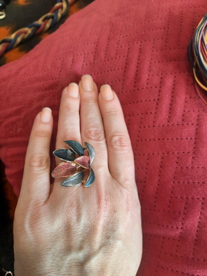 Adjustable ring like new, original design