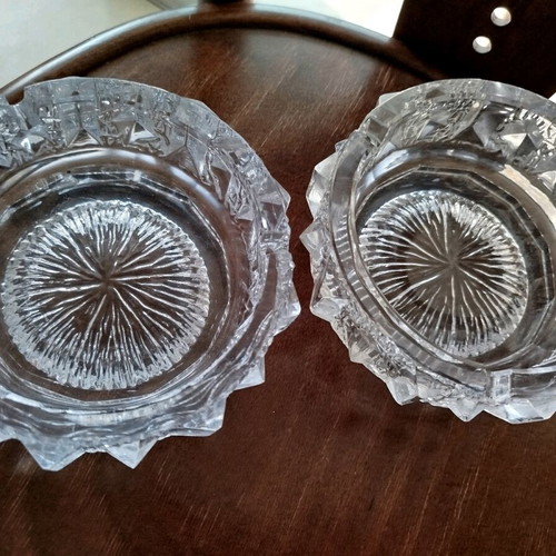 Crystal ashtray set like new