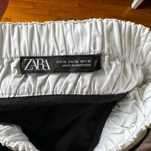 Zara fitted skirt new, black and white
