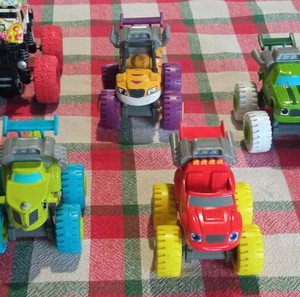 FISHER PRICE ΟΧΗΜΑΤΑ  ΕΞΙ ΤΕΜΑΧΙΑ  ΟΛΑ ΜΑΖΙ ΠΑΚΕΤΟ