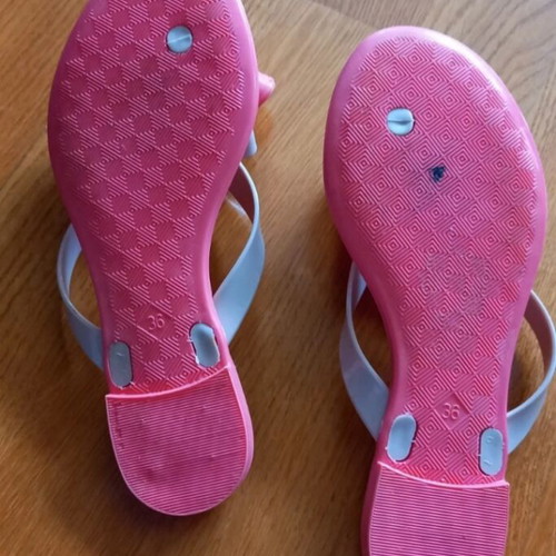 Axel flip-flops like new, size 36-37, coral with double bow